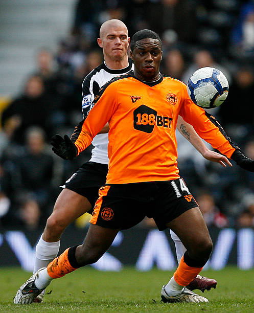 顿维拉的年 顿维拉的年